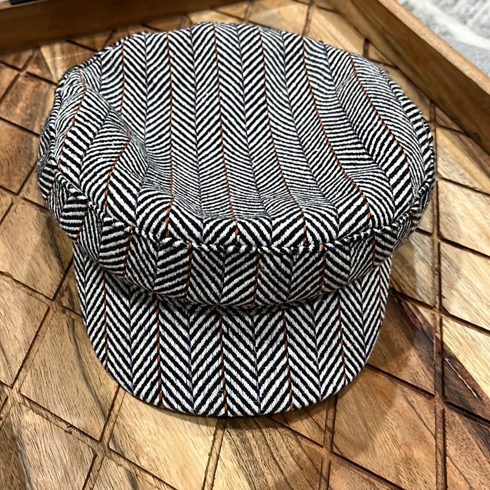 Cabbie hat